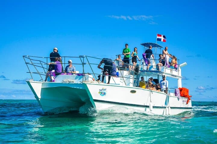 Punta Cana Party Boat: Booze Cruise, Snorkel Reefs & Shark Encounters photo 5