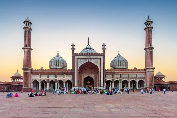 Full-Day Private Old and New Delhi Sightseeing — Rickshaws, Monuments & Local Markets photo 3
