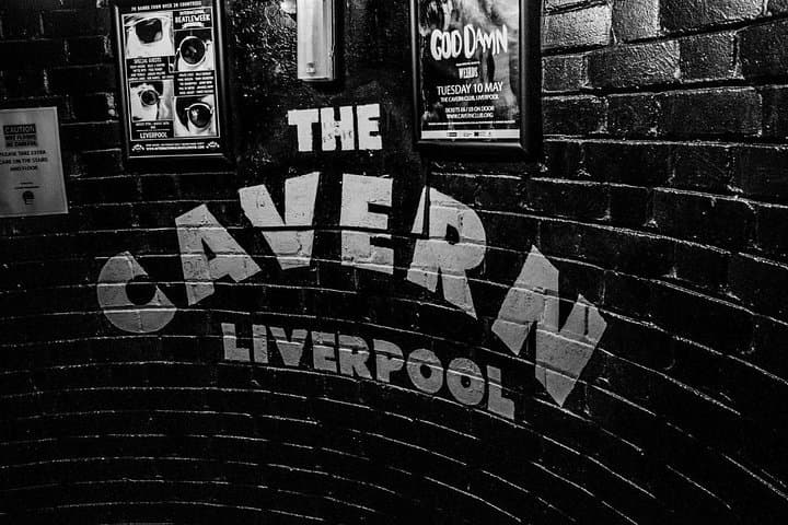 Liverpool Craft Beer & Pub Food Walking Tour with a Local Host photo 6