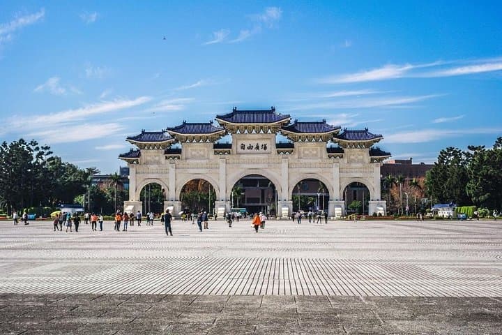 Taipei Like a Local: Private Personalized 3‑Hour City Kickstart photo 6