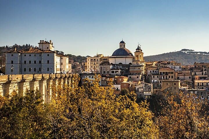 Vespa Day Trips from Rome: Castelli Romani, Tivoli & Coastal Routes