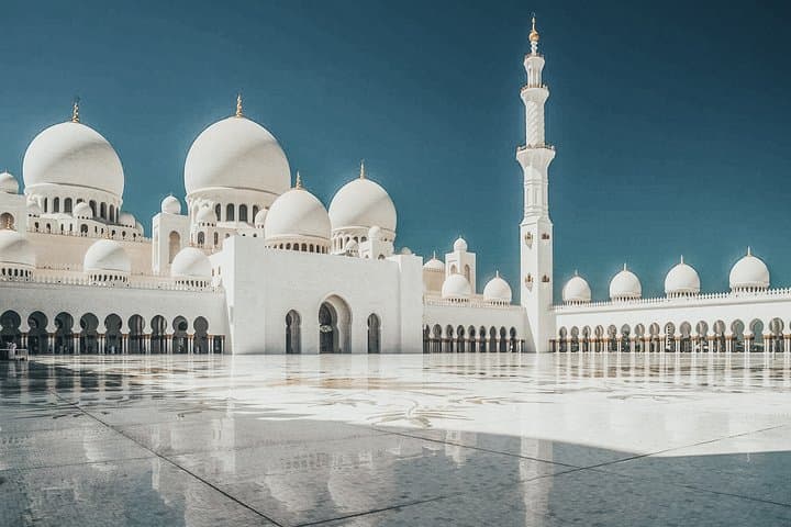 Private Dubai Must-See Tour: Jumeirah, Creek Abras & Historic Souks photo 1