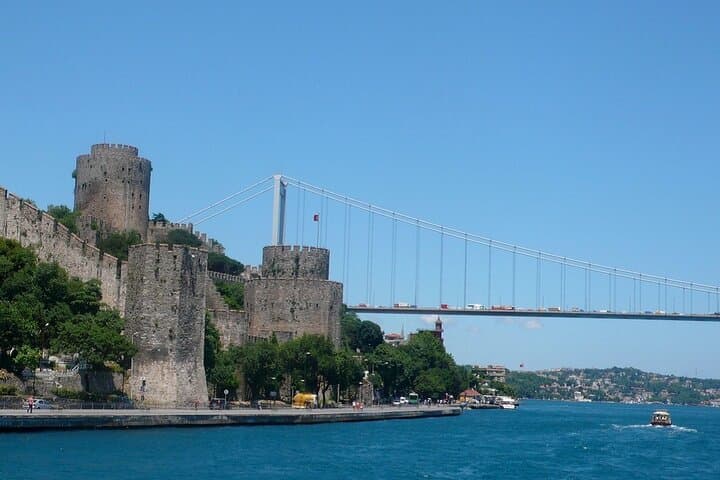 Full-Day Istanbul Highlights: Bosphorus Cruise, Spice Bazaar & Dolmabahçe Palace photo 4