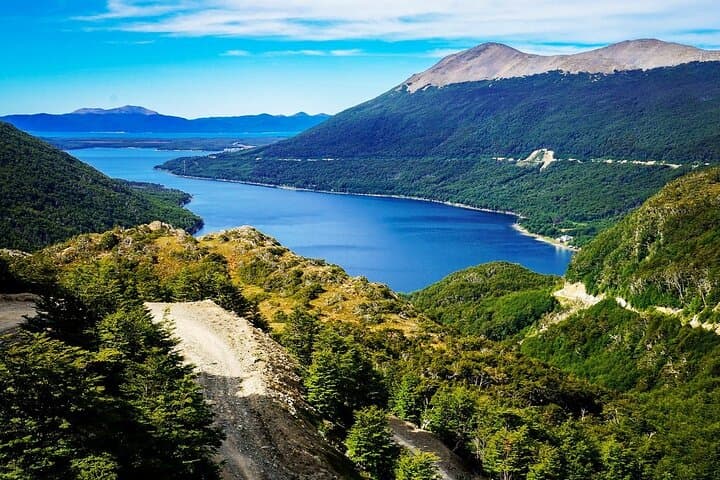 Escondido and Fagnano Lakes Full-Day Excursion from Ushuaia