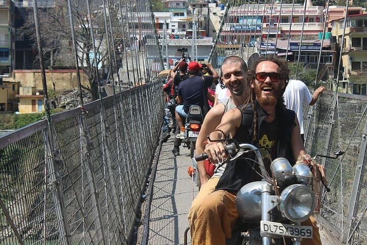 Strolling Laxman Jhula and the Ganga Aarti: Explore Rishikesh on Foot photo 6
