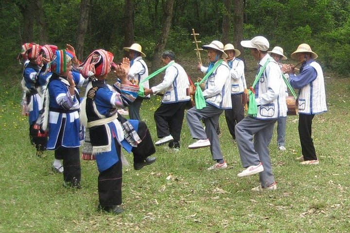 Private Day Trip: Kunming Stone Forest & Jiuxiang Cave with Yiliang Roast Duck photo 6