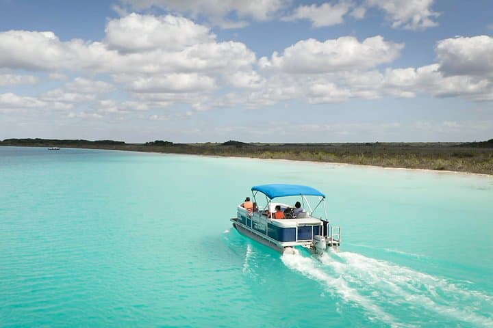 Private Bacalar Lagoon Tour: Laguna de los 7 Colores Experience