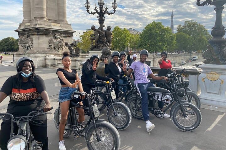 Paris Electric Bike Tour: 2-Hour Family-Friendly Sightseeing by E-Bike photo 2