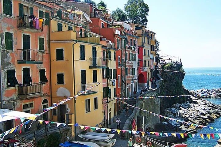 Cinque Terre Day Trip from Florence — Private Roundtrip Transfer to Riomaggiore & Monterosso photo 3