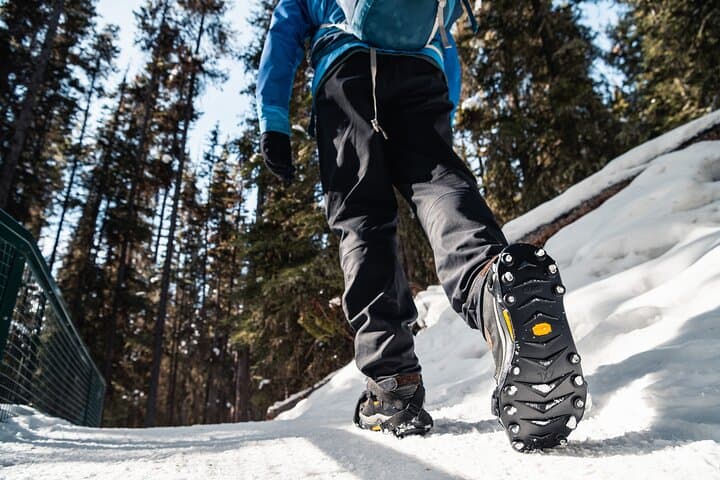 Johnston Canyon Icewalk: Guided Winter Walk to Banff’s Frozen Falls photo 5