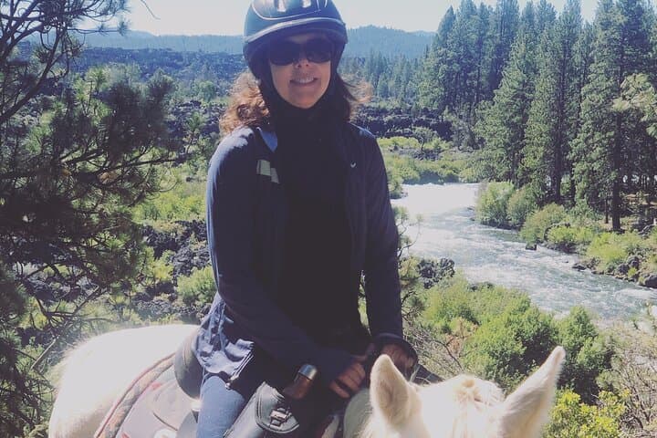 Deschutes River Horse Ride: Private Guided Trail Ride to Big Eddy & Aspen Meadows photo 2