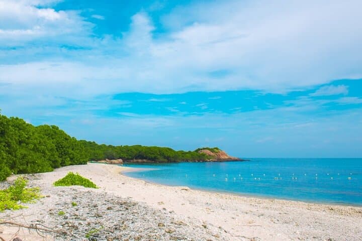 3-Day Trincomalee and Nilaveli Beach Tour from Anuradhapura: Beaches, Temples & Water Sports photo 3