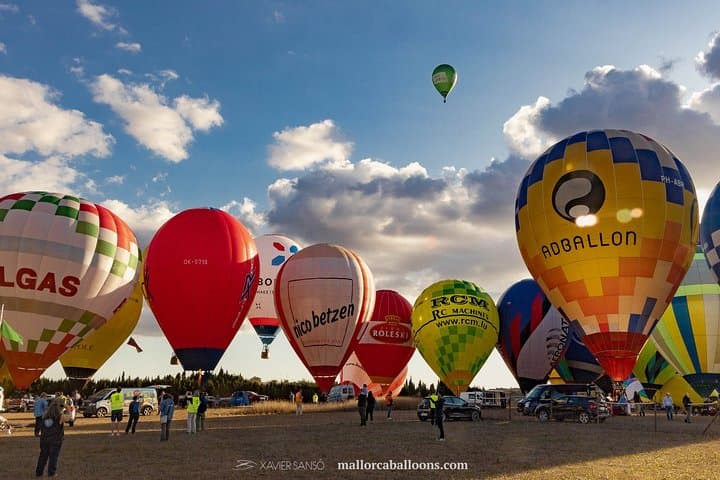 Private Hot Air Balloon Flight Over Mallorca: Sunrise Views for Two photo 2