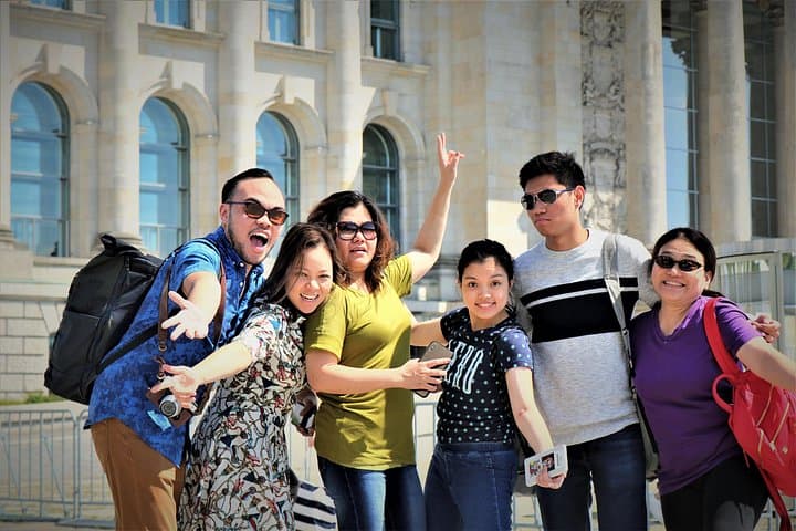 Private Berlin Photography & Chauffeured Sightseeing Tour — 4–5 Hour Luxury City Experience photo 2