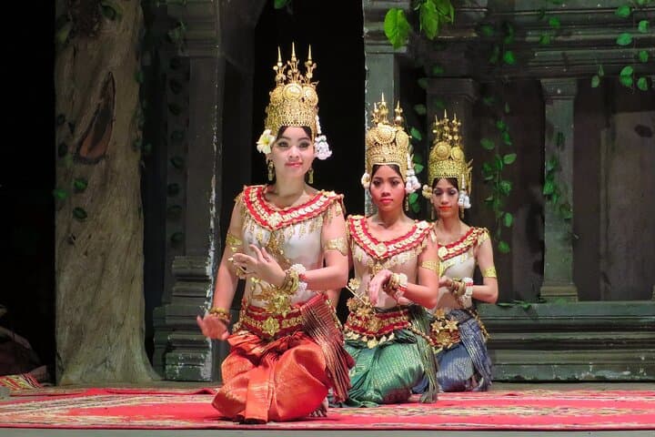 Discover Cambodia: 6-Day Angkor & Tonle Sap Cultural Journey photo 2