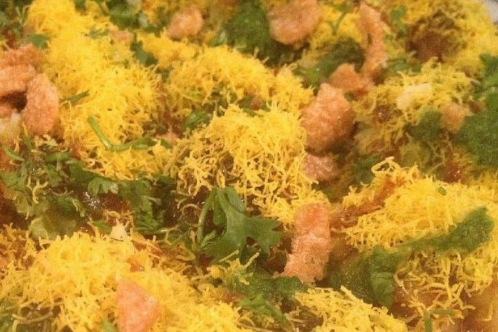 Explore the Vibrant Street Foods of Mumbai photo 6