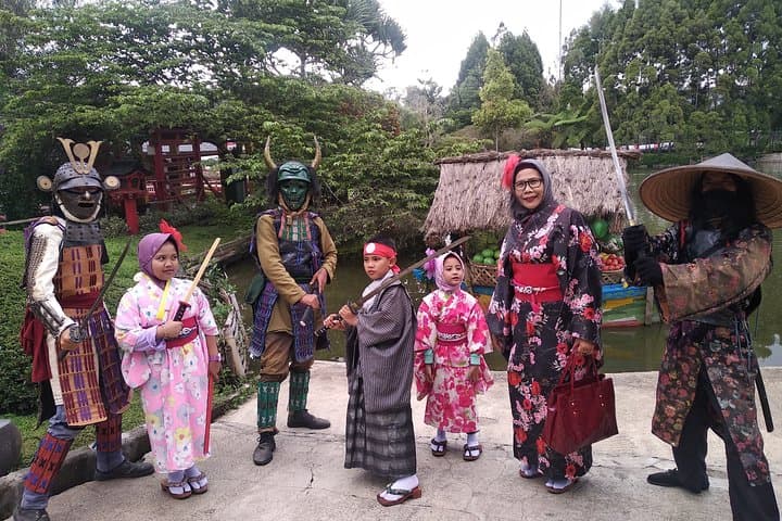 Bandung Volcano & Hotsprings Day Tour — Tangkuban Perahu, Waterfall & Japanese Cave photo 4