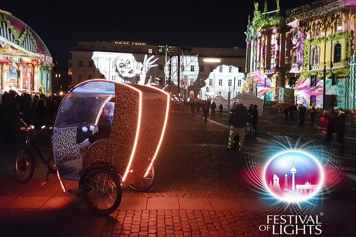 Berlin Night Rickshaw Tour: Evening Sights, Street Art & Romantic Spree Ride