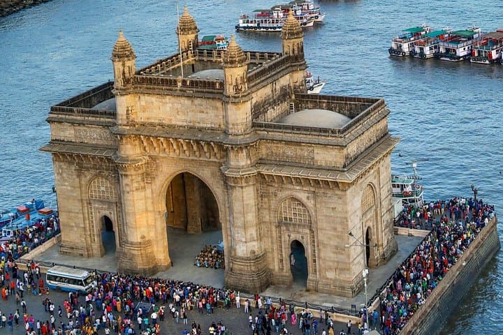 Elephanta Caves and Mumbai Day Tour — Gateway, Caves, Museum & Kala Ghoda photo 2