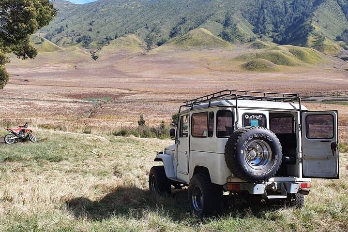 4-Day Bali-to-Java Overland: Ijen Blue Fire, Bromo Sunrise & Tumpak Sewu Waterfall photo 2