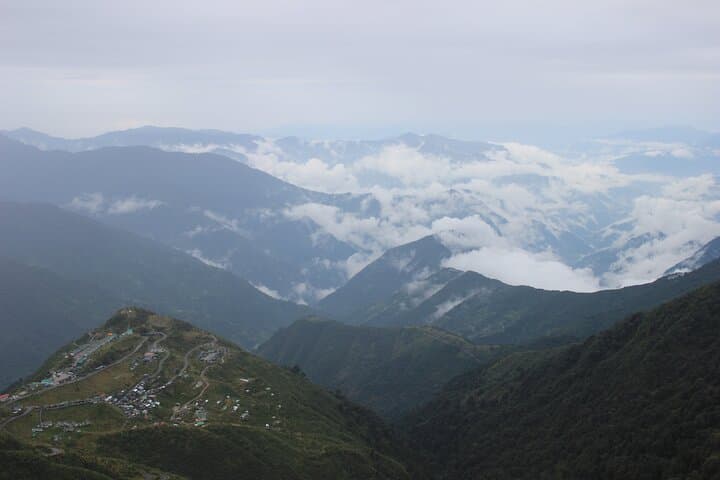 4-Night Sikkim & Darjeeling Itinerary — Gangtok, Tsomgo Lake and Tiger Hill Sunrise photo 2
