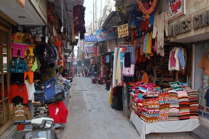 Private Custom Tour of Delhi's Markets — Janpath, Khan, Sarojini & More photo 6