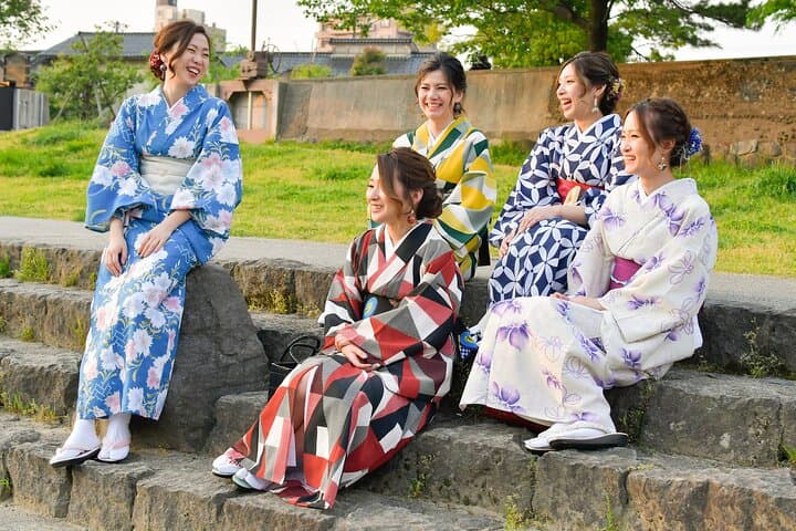 Kanazawa Kimono Walking Plan: Higashi Chaya Stroll and Rental photo 5