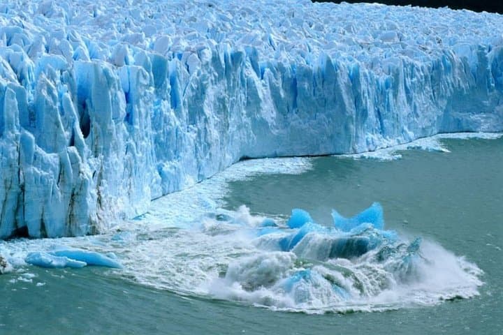 Perito Moreno Glacier Day Tour from El Calafate — Walkways, Calving & Lakeside Views photo 3