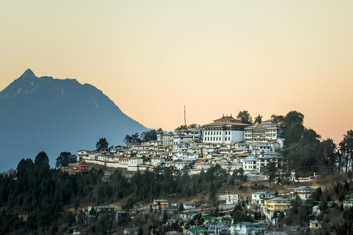 Buddhist Monastery Circuit: Bomdila, Tawang & Dirang — A 6-Day Himalayan Cultural Drive