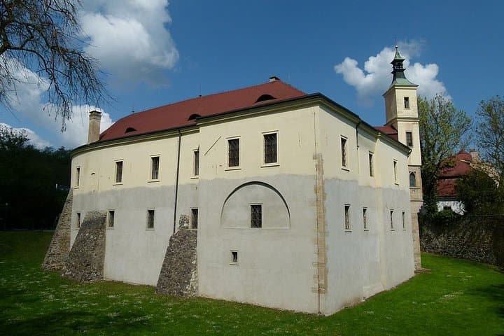 North Czech Castles Scooter Tour (1 Day) — Prague Audio-Guide Ride photo 4