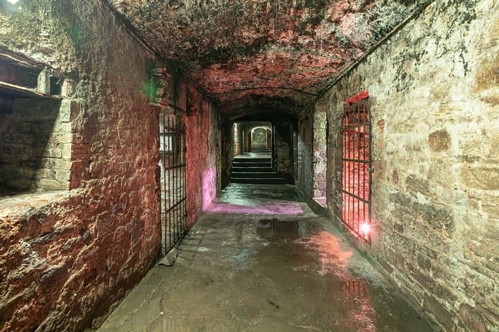 Edinburgh Underground Vaults Walking Tour — South Bridge Haunted History