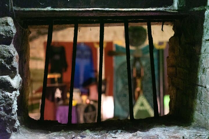 Edinburgh Underground Vaults Walking Tour — South Bridge Haunted History photo 2