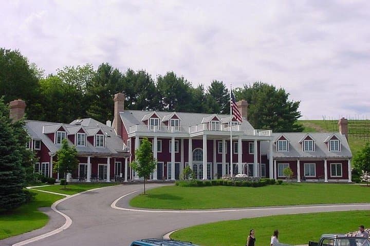 Traverse City Leelanau Peninsula Wine Tour: 3-Winery Afternoon from Downtown photo 3