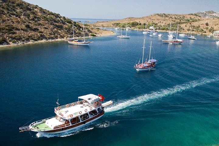 Bodrum Daily Boat Trip with Lunch: 7-Hour Aegean Blue Cruise photo 5