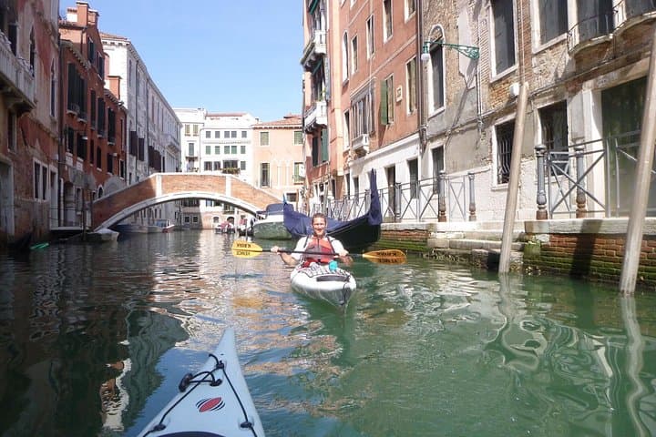 Venice Canal Kayak: 2-Hour Premium Day Tour Through Hidden Cannaregio photo 3