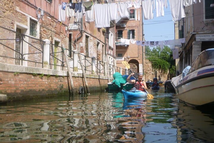 Venice Canal Kayak: 2-Hour Premium Day Tour Through Hidden Cannaregio photo 4