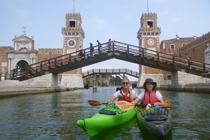 Venice Canal Kayak: 2-Hour Premium Day Tour Through Hidden Cannaregio