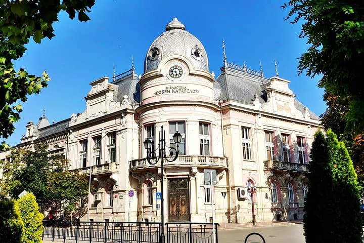 Self-Guided Ruse from Bucharest: Explore the Danube Pearl with a Personalized E-Guide