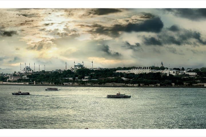 Private Bosphorus Yacht Cruise: Sunset Views of Istanbul’s Palaces and Fortresses photo 5