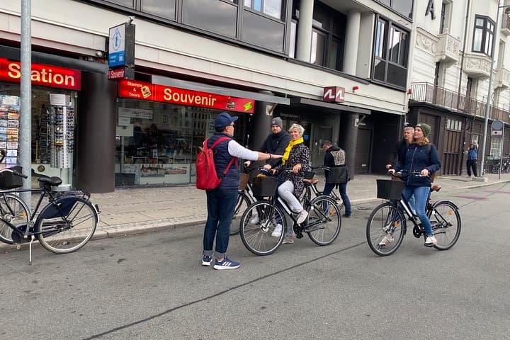 Copenhagen Bicycle Adventure: 3-Hour Guided City Cycling Tour photo 4