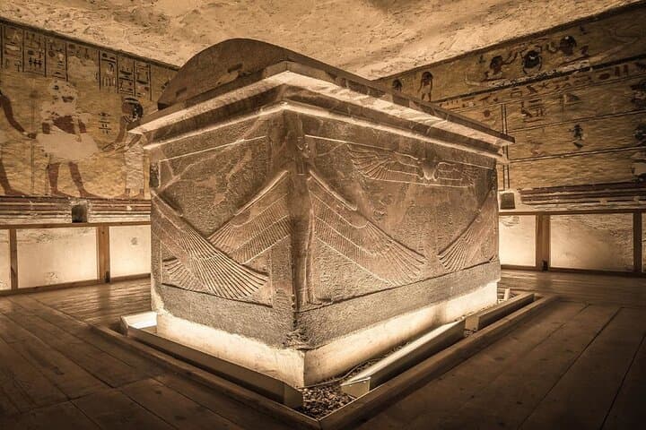 4-Day Hurghada, Luxor & Cairo Tour: Pyramids, Karnak and Giftun Island photo 2