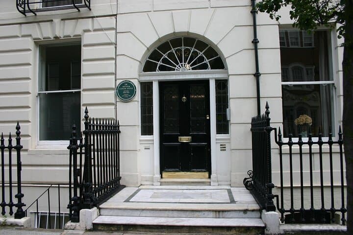 Sherlock Holmes and Jack the Ripper Private Guided Tour — London Walking Experience photo 5