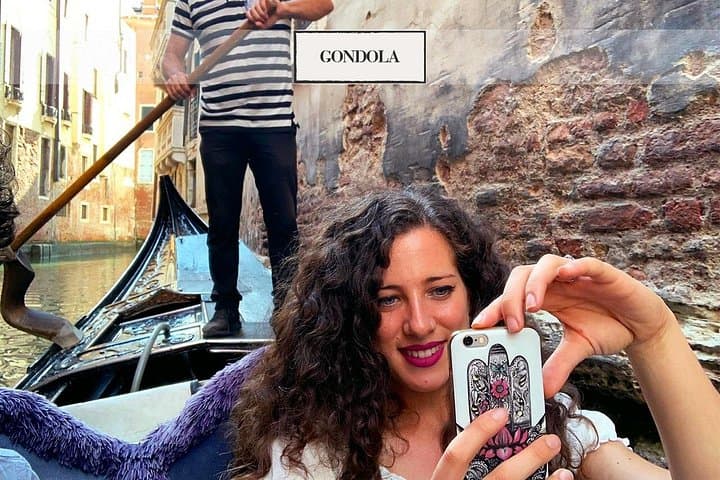 Private Gondola Ride on Venice's Grand Canal: A 30-Minute Waterway Experience photo 4