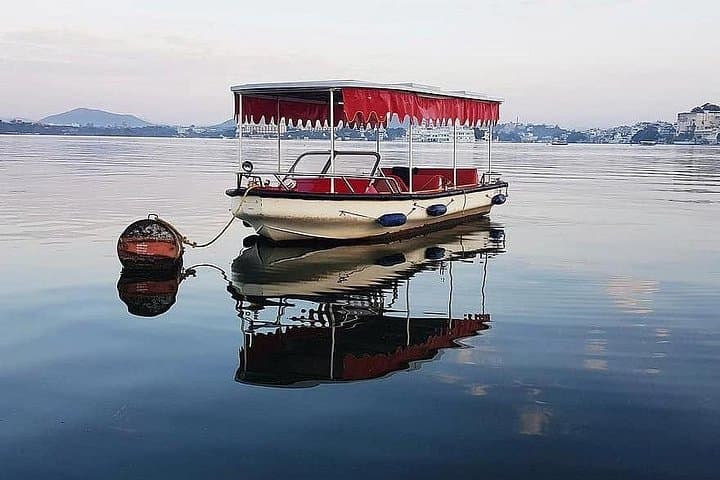 Dinner on Jag Mandir Island: Evening Boat Ride & Palace Buffet on Lake Pichola photo 4