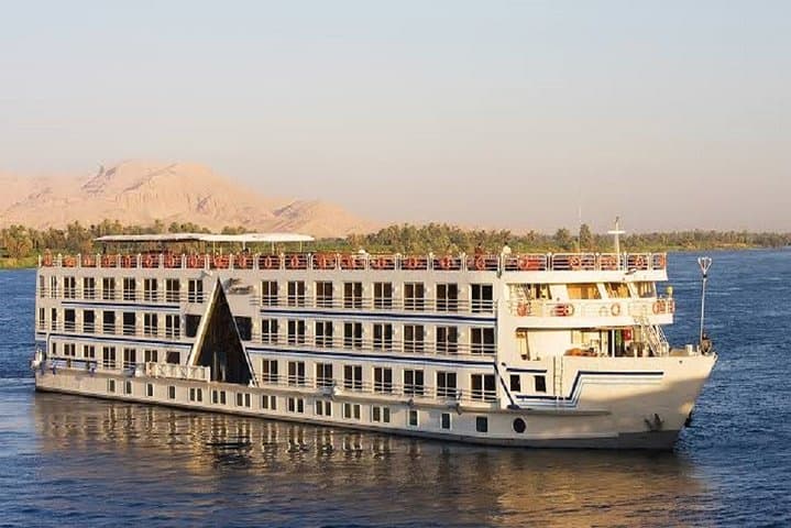 6-Day Nile Cruise from Aswan: Philae, Luxor Balloon & Giza Pyramids photo 2
