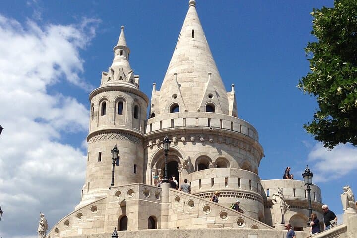 Private Budapest Highlights Tour: Chain Bridge, Castle District & Heroes' Square photo 2