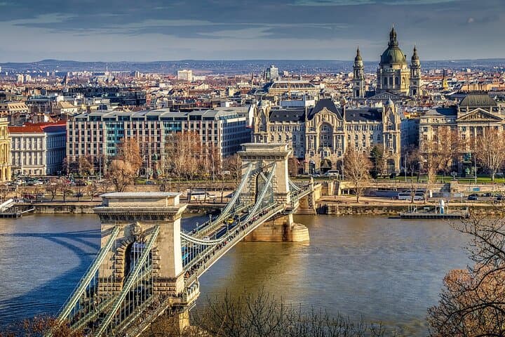 Private Budapest Highlights Tour: Chain Bridge, Castle District & Heroes' Square photo 3