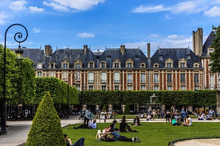 Half-Day Private Paris Tour: Eiffel Tower, Louvre, Notre-Dame & Saint-Germain Highlights photo 5
