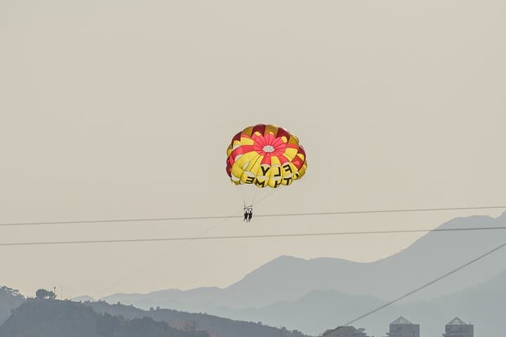 Parasailing Over Benidorm: 10-Minute Scenic Flight Above the Costa Blanca photo 5