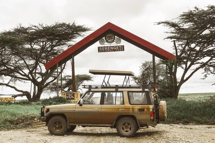 Full-Day Safari: Lake Manyara, Tarangire & Arusha National Park Day Trip photo 1